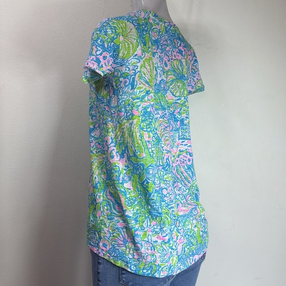 (T2) Lilly Pulitzer®
Women's Etta V-Neck T-Shirt, Vibrant Multicolor, Size XS - Picture 5 of 13